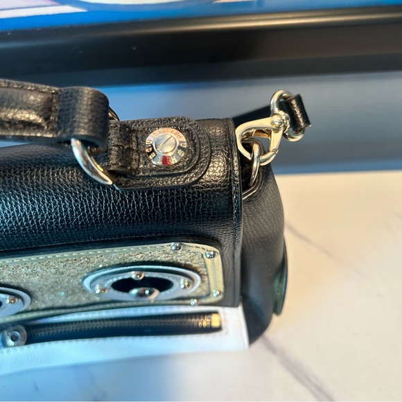 Henri Bendel crossbody fold over Robot Bag - Picture 11 of 14